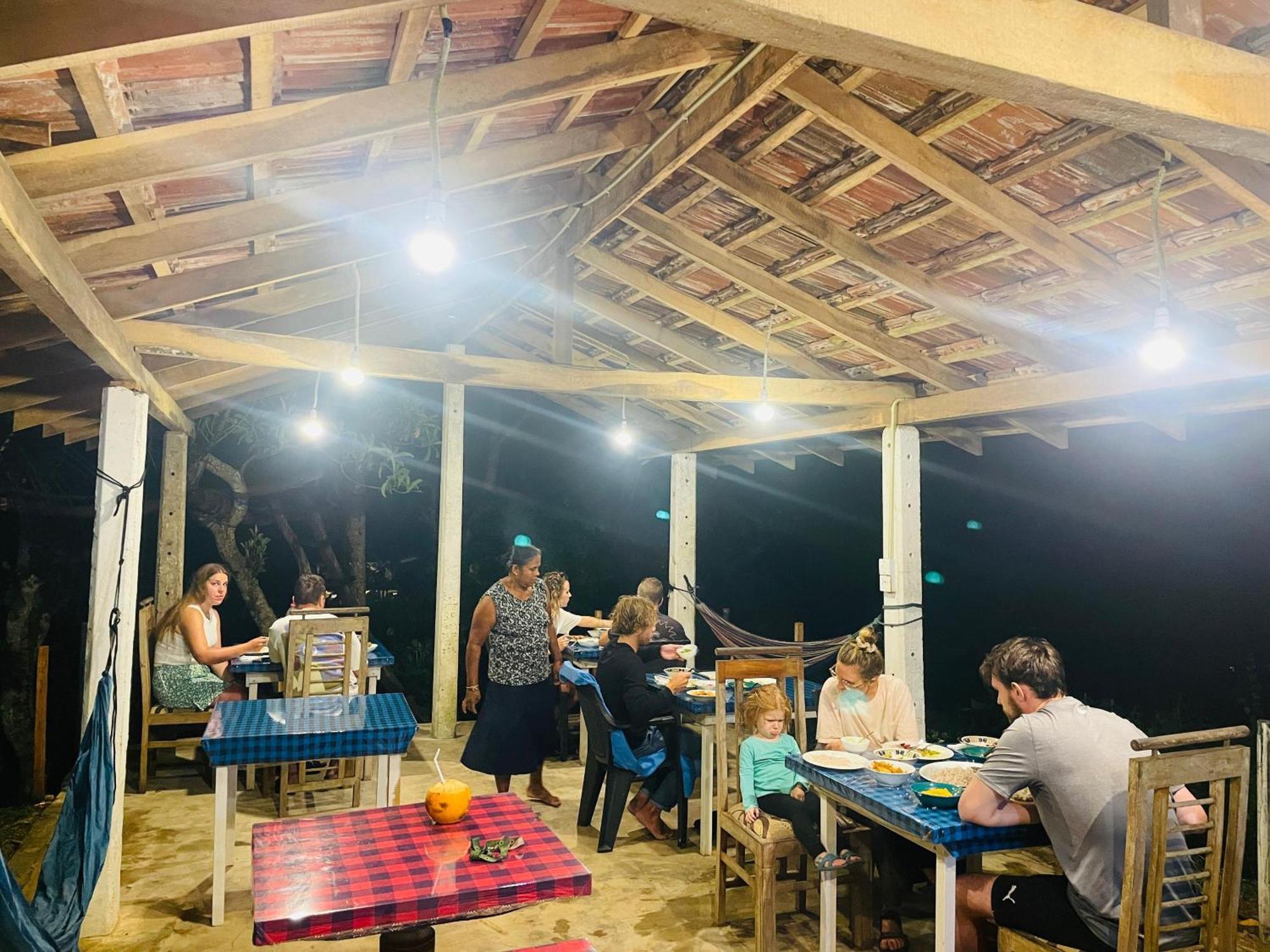 Bed and Breakfast Sky Mountain Cafe With Seaview Велигама Экстерьер фото